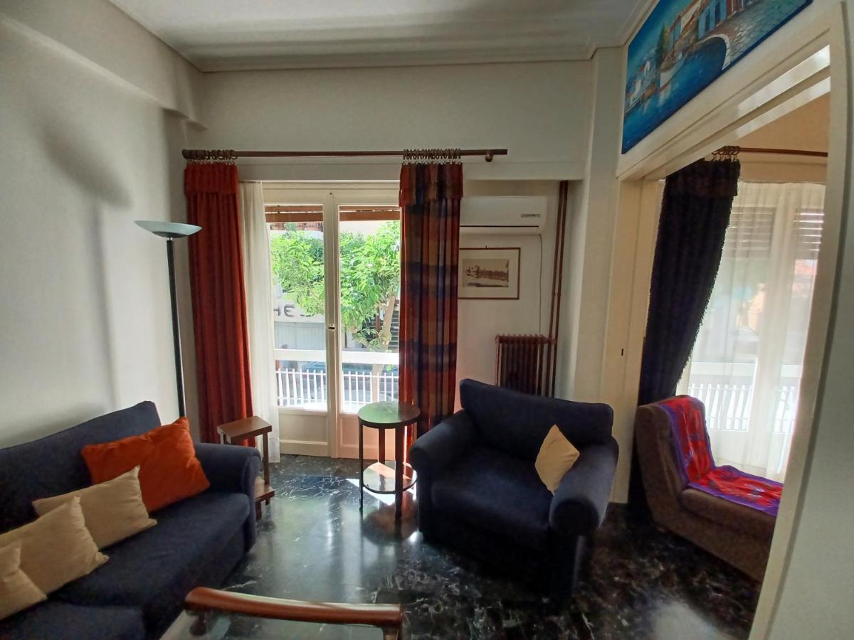 Charming Apartment In The Neighborhood Of Pangrati Athens Luaran gambar