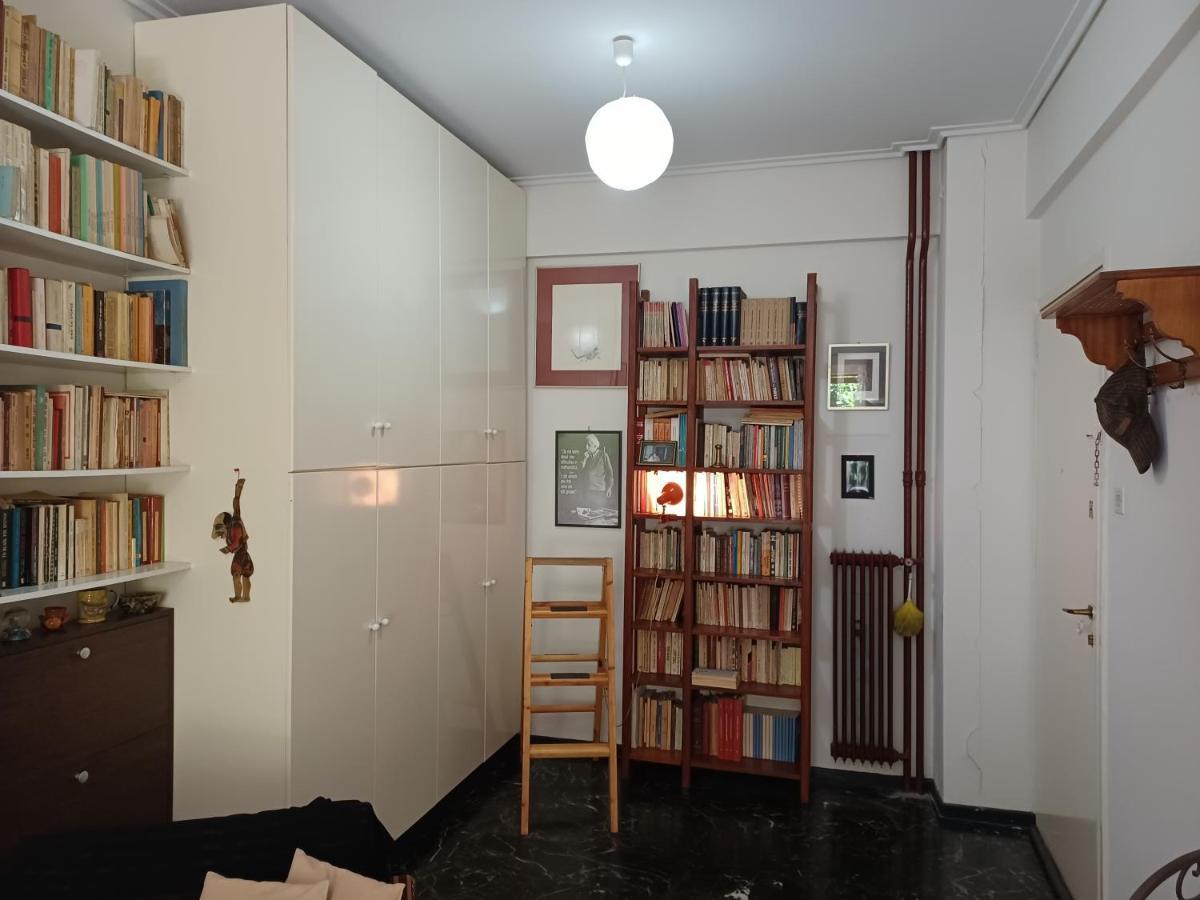 Charming Apartment In The Neighborhood Of Pangrati Athens Luaran gambar